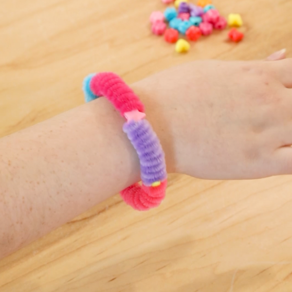 Finished pipe cleaner bracelet.